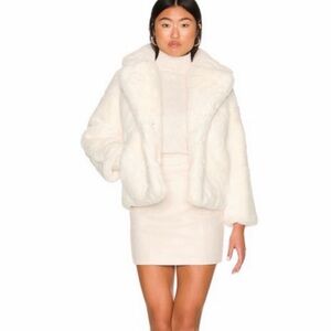 Elegant Apparis White Faux Fur Jacket